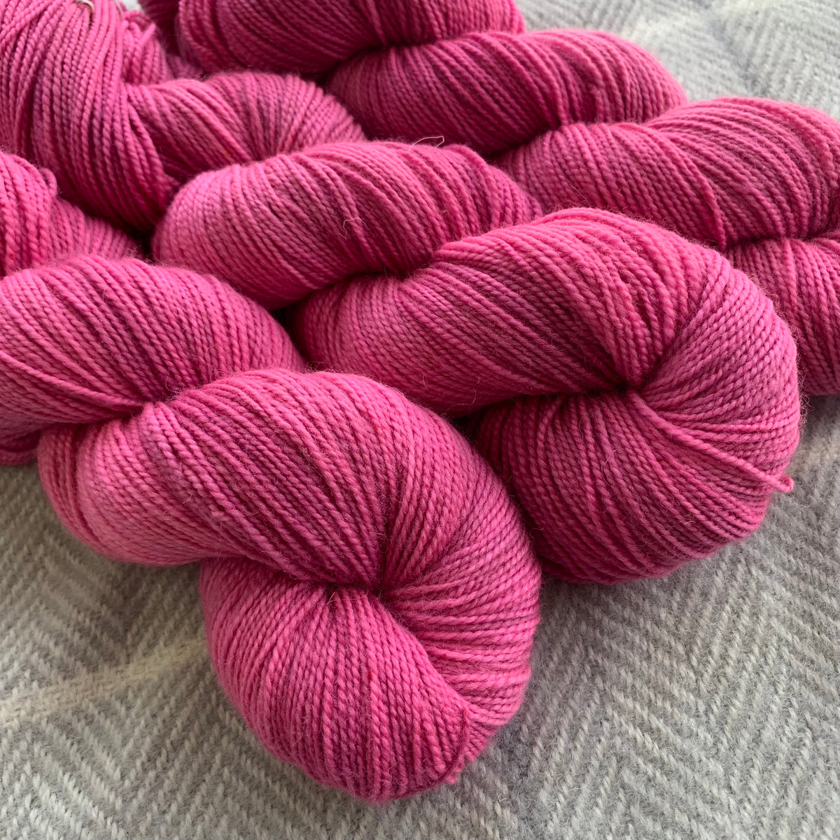 Oyster Yarns Highly Strung Mustique – The Purl Box